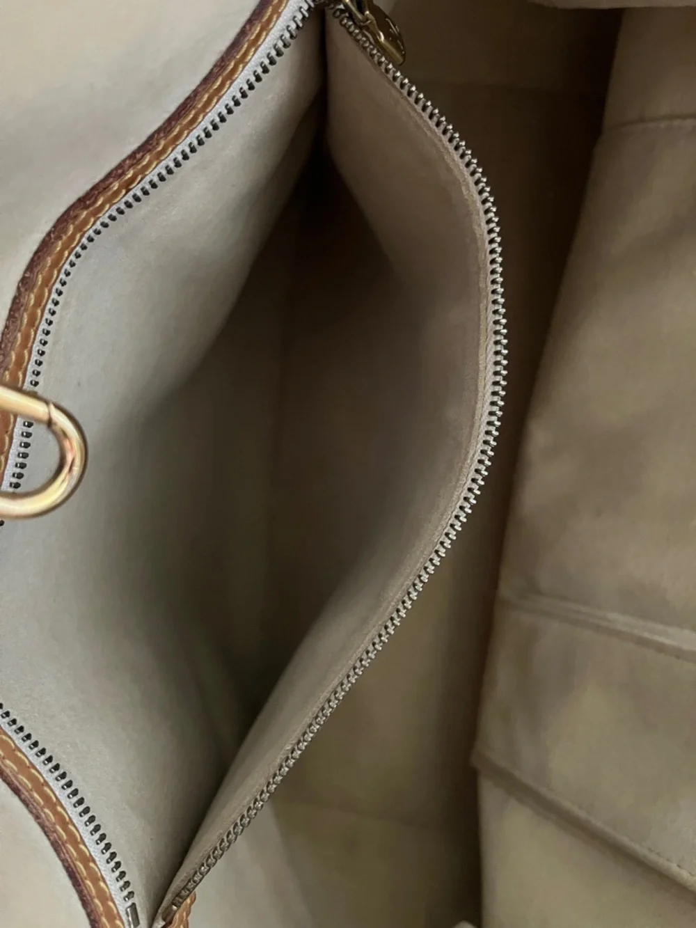 Damier Azur Hamptead MM leather Tote with Tan Leather Trims - Picture 14 of 15